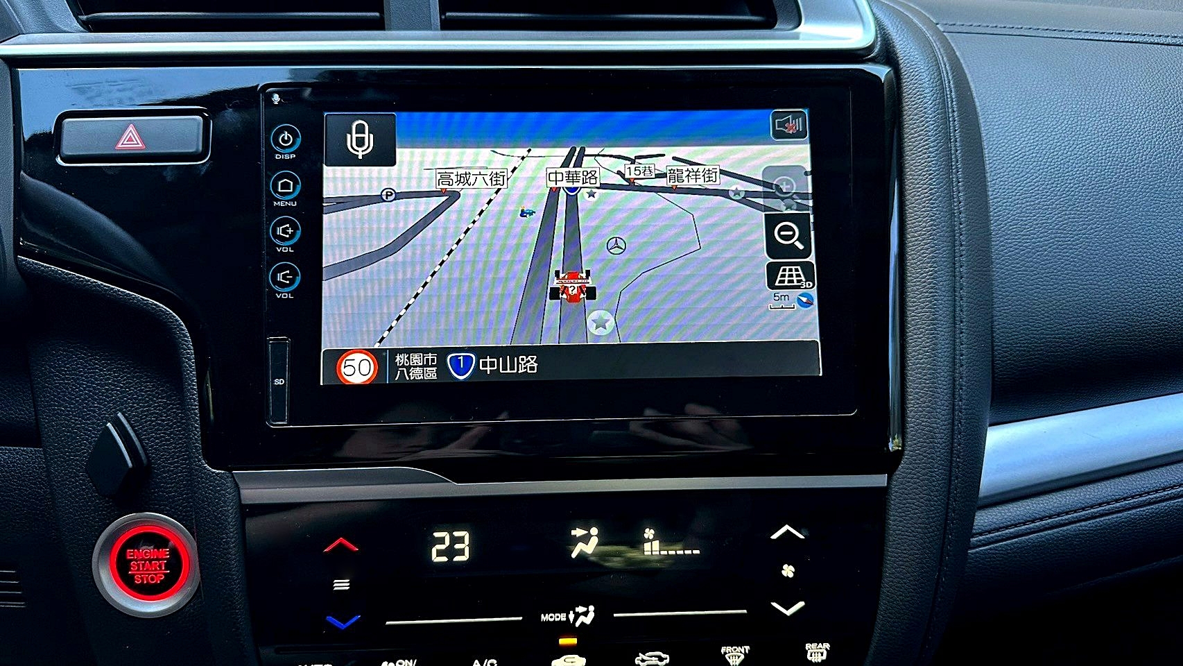 2021年 Honda Fit 1.5 S 新車價近70萬 僅跑六萬 CVT 7速手自排 自然進氣 S版空力套件 箭矢式燈條 Akrapovič雙出尾管 16吋雙色切削鋁圈  第6張相片