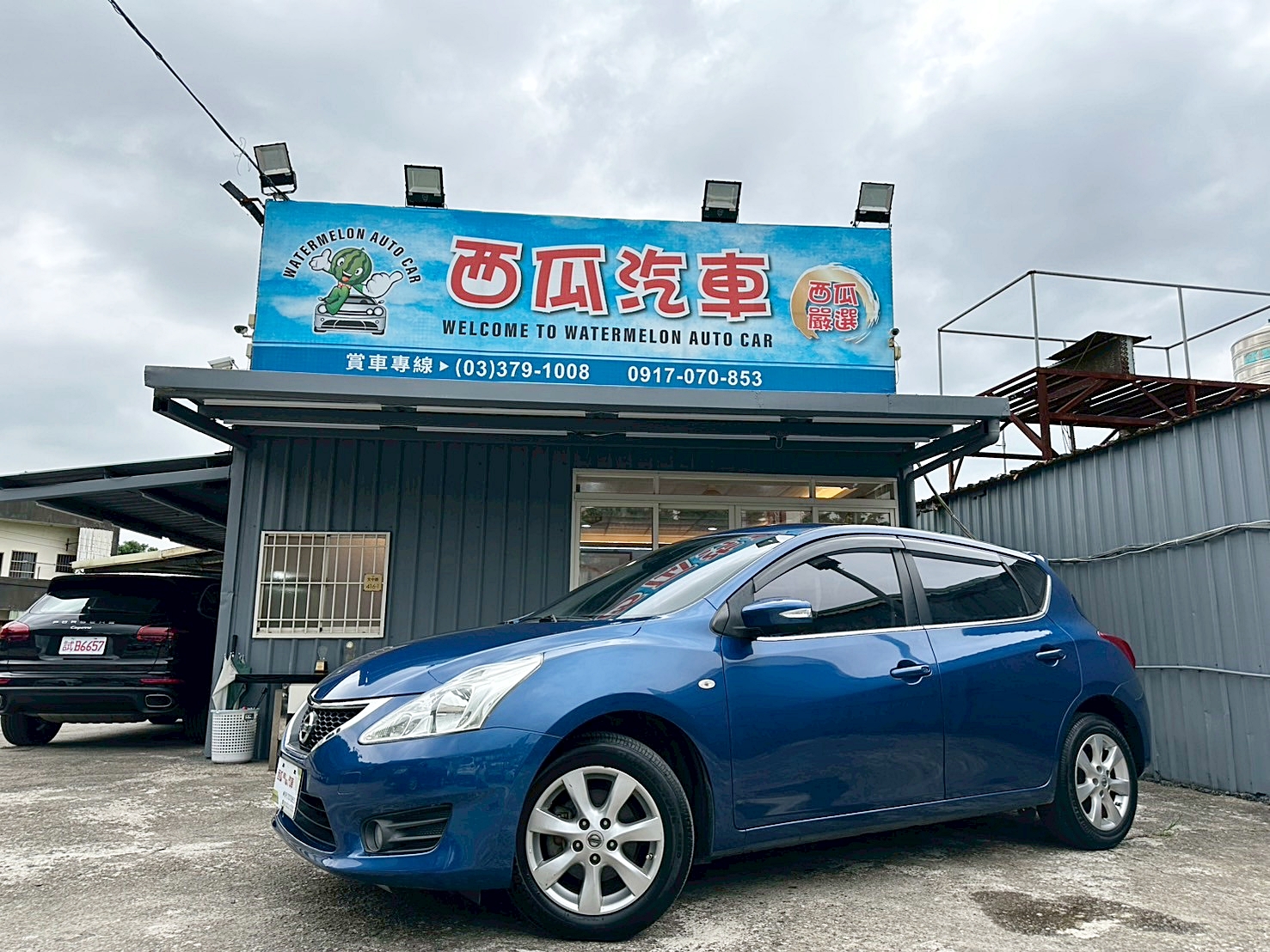 頂級 跑少 兩年保固 2015年 Nissan Tiida 5D 豪華影音版 CVT無段變速 自然進氣 新車價73萬 僅跑八萬  第1張相片