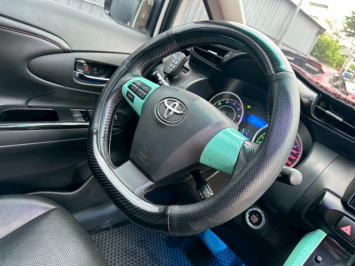跑少 車庫車 2016年 Toyota Wish 2.0尊爵 CVT 7速手自排 僅跑13萬 新車價86萬 大螢幕安卓機  第7張相片