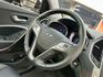 2014年 Hyundai Santa Fe 2.2皇家款 最頂級 新車價130萬 四輪傳動 6速手自排 渦輪增壓  全年度稅金不用一萬五 雙前座電熱椅 自動停車系統   第7張縮圖