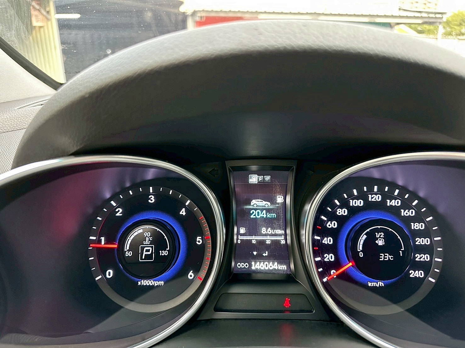 2014年 Hyundai Santa Fe 2.2皇家款 最頂級 新車價130萬 四輪傳動 6速手自排 渦輪增壓  全年度稅金不用一萬五 雙前座電熱椅 自動停車系統   第9張相片