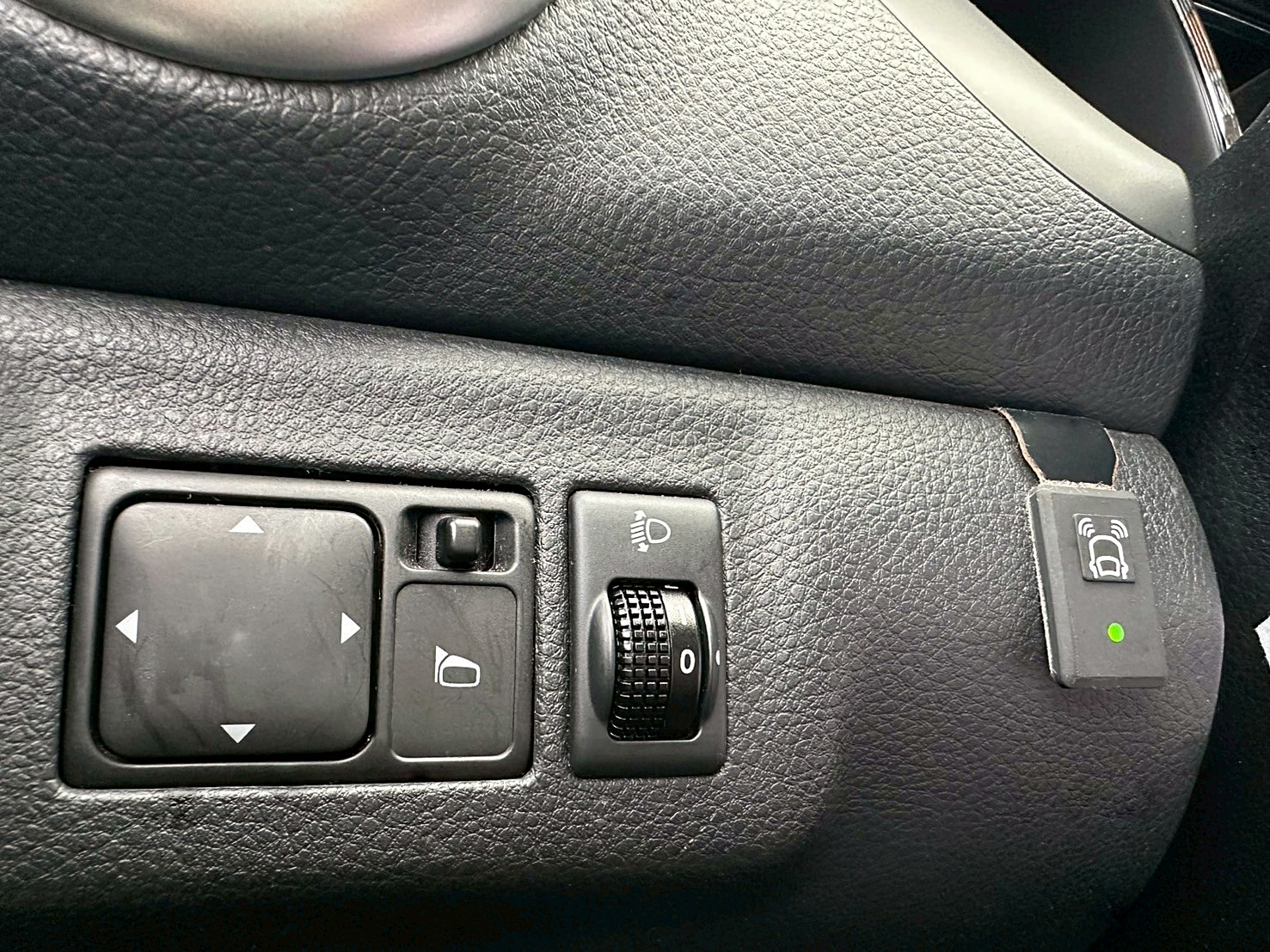 跑少 認證車兩年保固 2016年 Nissan Livina 1.6豪華版 原廠保養 僅跑六萬 CVT無段變速 自然進氣  第10張相片