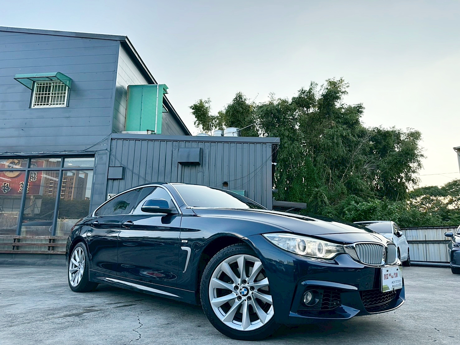 五門掀背轎跑車 2014年 BMW 428i 2.0 Gran Coupe Modern Line 新車價276萬 8速手自排 渦輪增壓 LED日行燈  HID氙氣頭燈   第3張相片