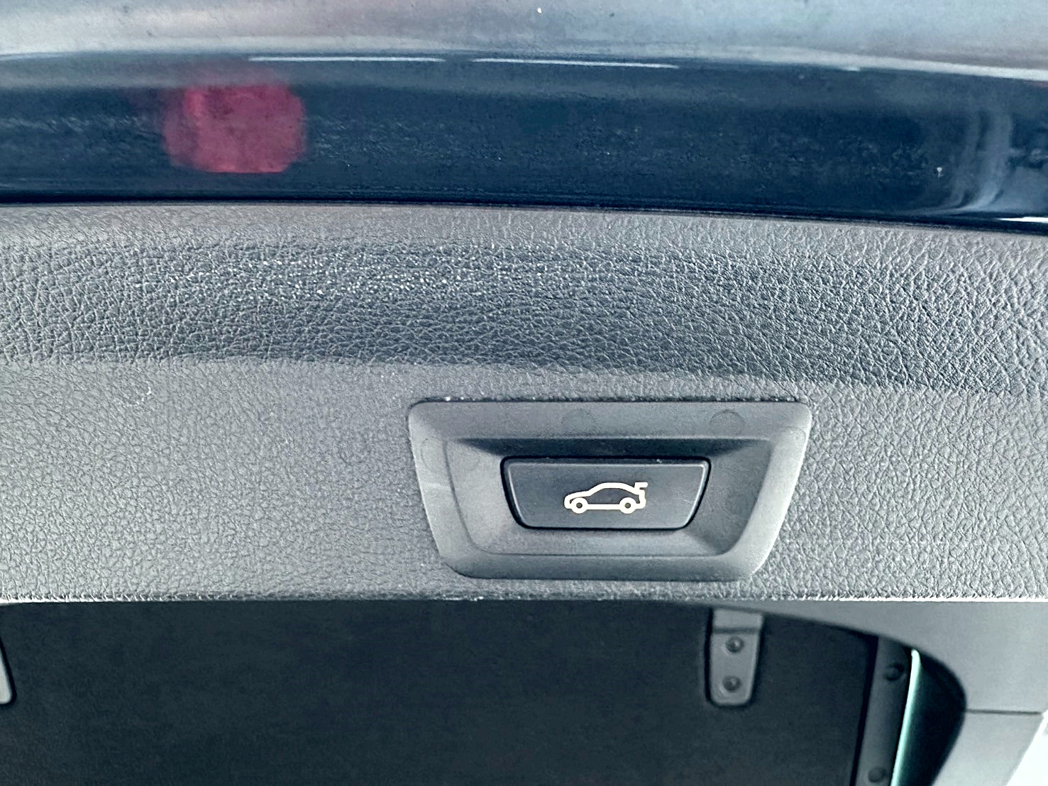 五門掀背轎跑車 2014年 BMW 428i 2.0 Gran Coupe Modern Line 新車價276萬 8速手自排 渦輪增壓 LED日行燈  HID氙氣頭燈   第20張相片