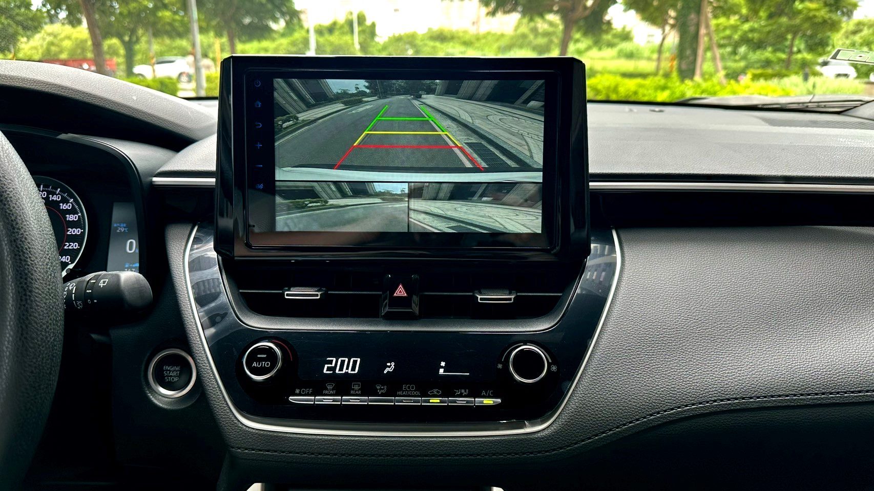 買對新古車 何必買新車 2024年 Toyota Corolla Cross 1.8豪華 僅跑1.9萬 原廠保固中 CVT 7速手自排 自然進氣  第8張相片