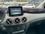 實車比照片更美 2016年 BENZ B180 1.6 新車價156萬 僅跑八萬 雙離合器7速自手排 渦輪增壓  第10張縮圖