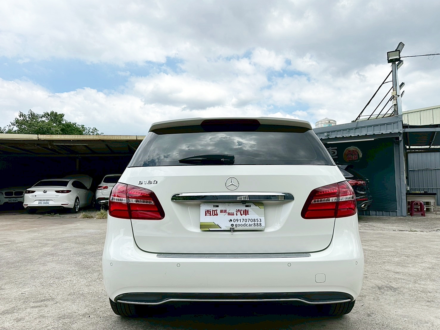 實車比照片更美 2016年 BENZ B180 1.6 新車價156萬 僅跑八萬 雙離合器7速自手排 渦輪增壓  第16張相片