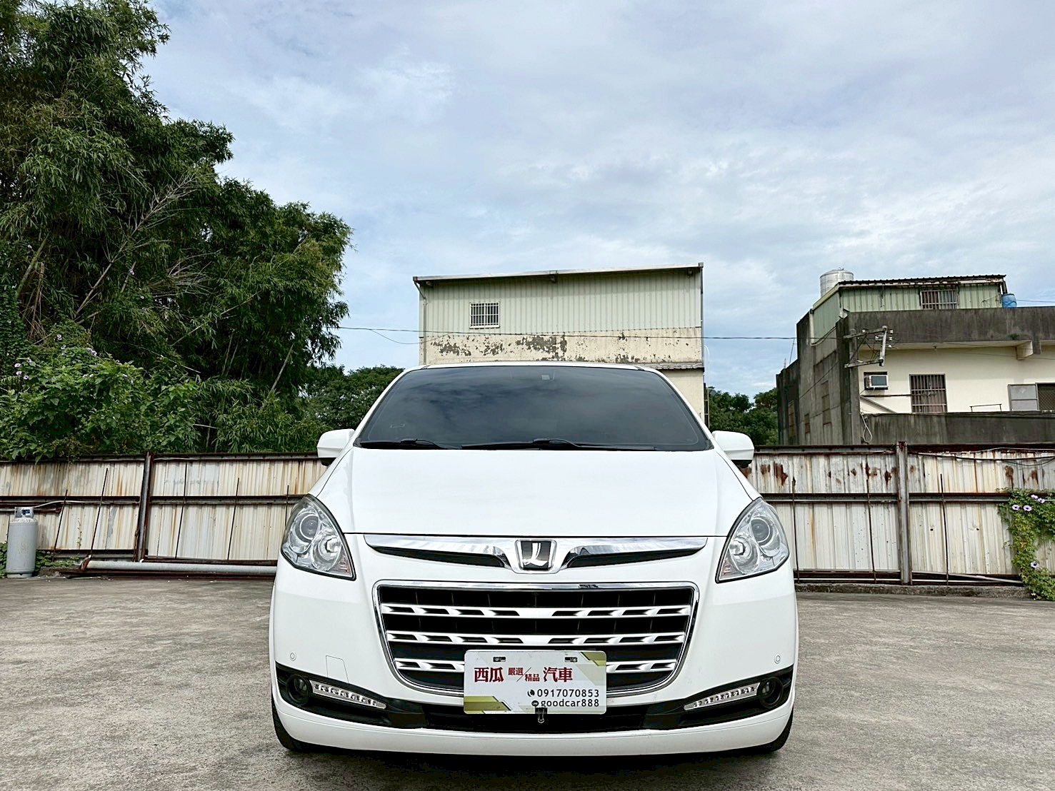 超舒適七人 認證車一年保固 2013年 Luxgen 7 MPV 2.2 尊爵型 5速手自排 渦輪增壓  第2張相片