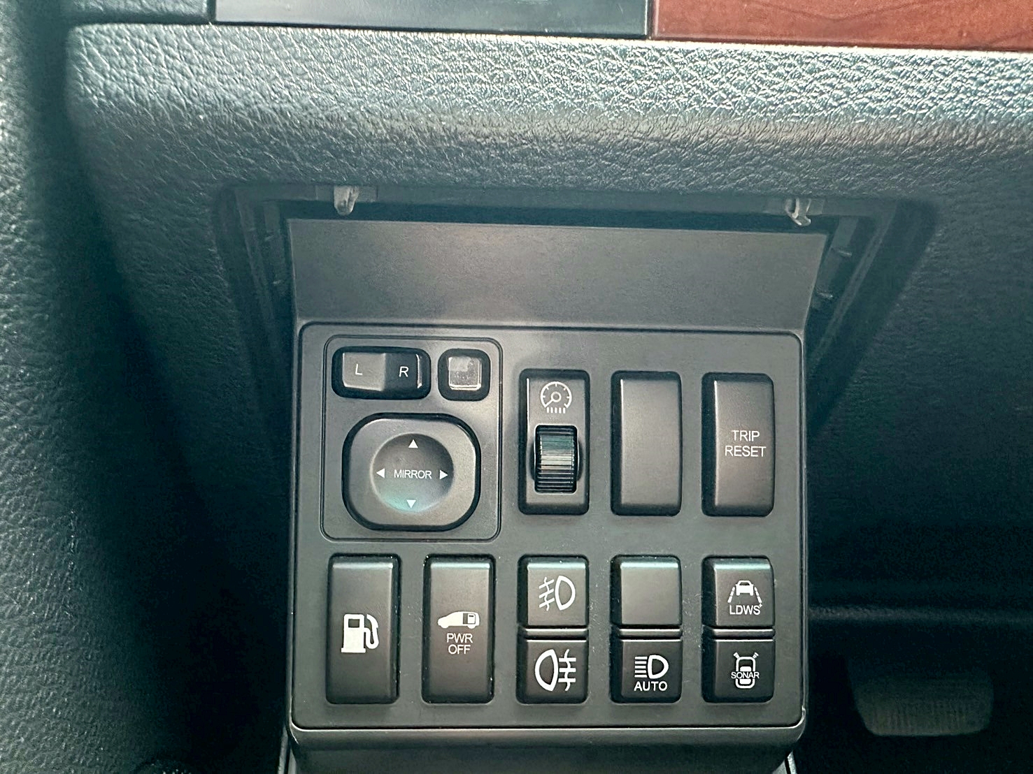 超舒適七人 認證車一年保固 2013年 Luxgen 7 MPV 2.2 尊爵型 5速手自排 渦輪增壓  第8張相片