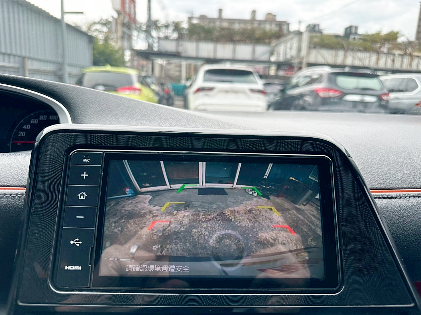 LINE ID:goodcar888七人座 電動滑門 教師用車 認證好兩年保固 Toyota Sienta 7人座豪華＋ 新車價81.5萬 CVT無段變速 自然進氣  第14張相片