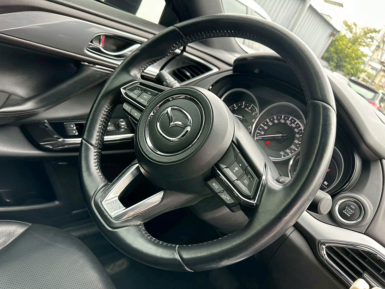 LINE ID:goodcar888 2017年 Mazda CX-9 SKY-G AWD旗艦型 四輪傳動 新車價177萬 七人座  第10張相片