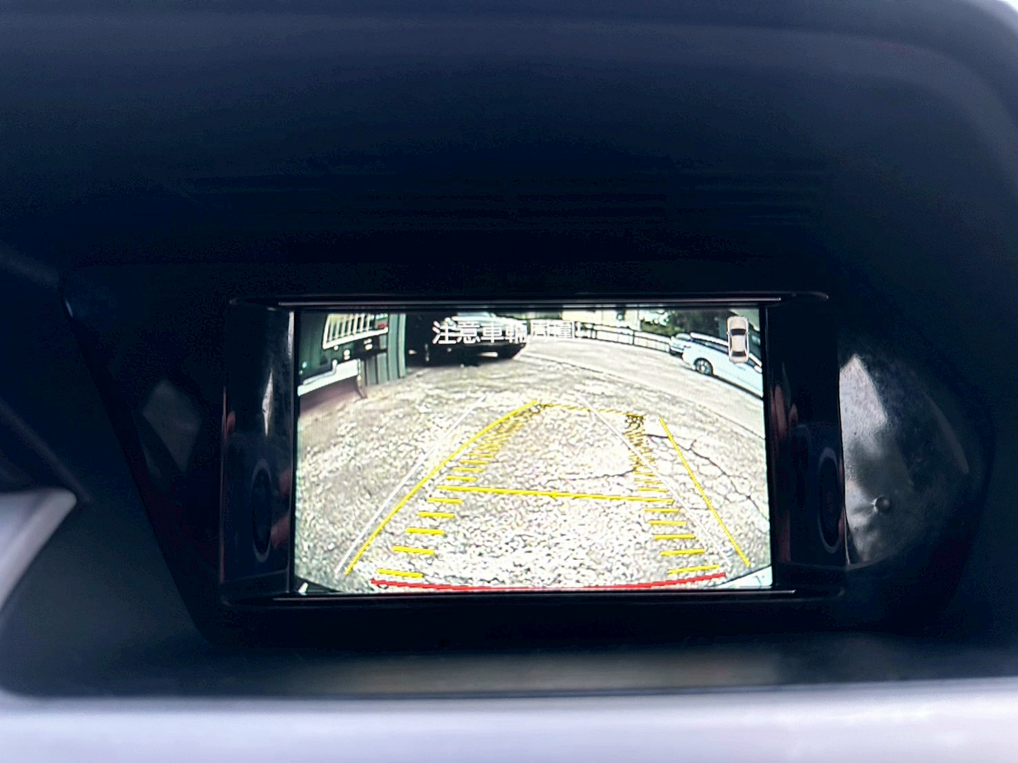 LINE ID:goodcar888 2014年 Benz GLK220 CDI 2.1豪華版 新車價259萬 僅跑十萬 少開一年跑約八千  第9張相片