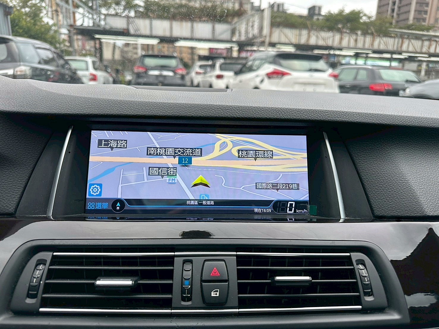 LINE ID:goodcar888 2012年 BMW 528i 2.0 領航版 新車價318萬 8速手自排 渦輪增壓 僅跑13萬 大螢幕安卓機  第12張相片