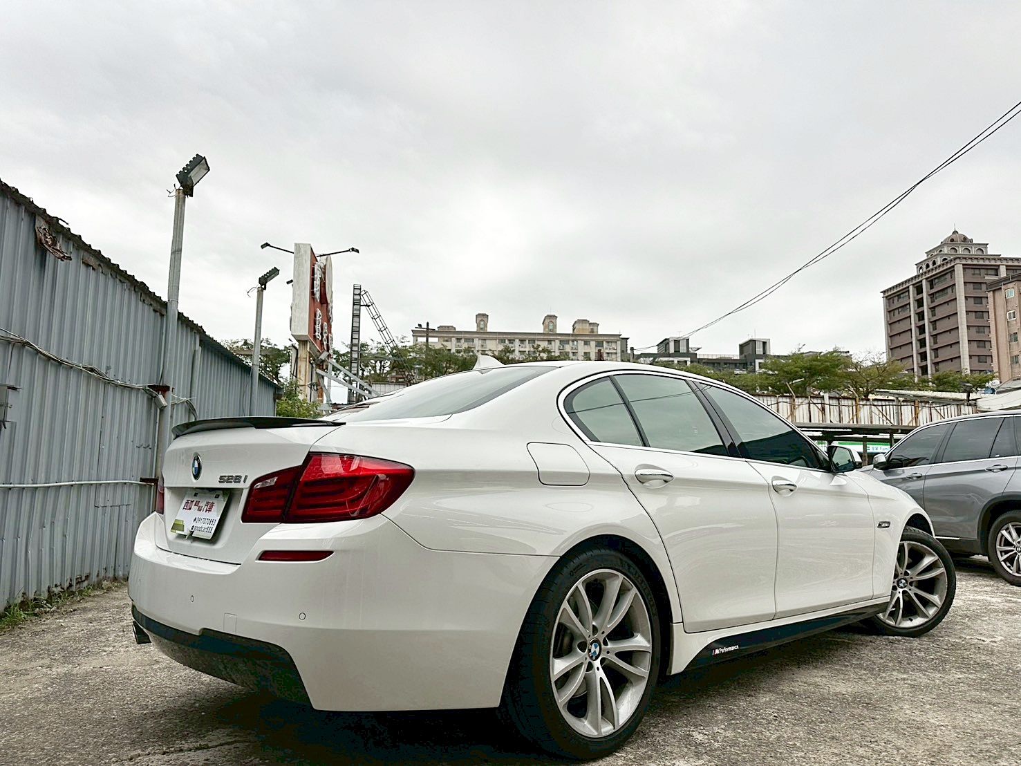 LINE ID:goodcar888 2012年 BMW 528i 2.0 領航版 新車價318萬 8速手自排 渦輪增壓 僅跑13萬 大螢幕安卓機  第15張相片
