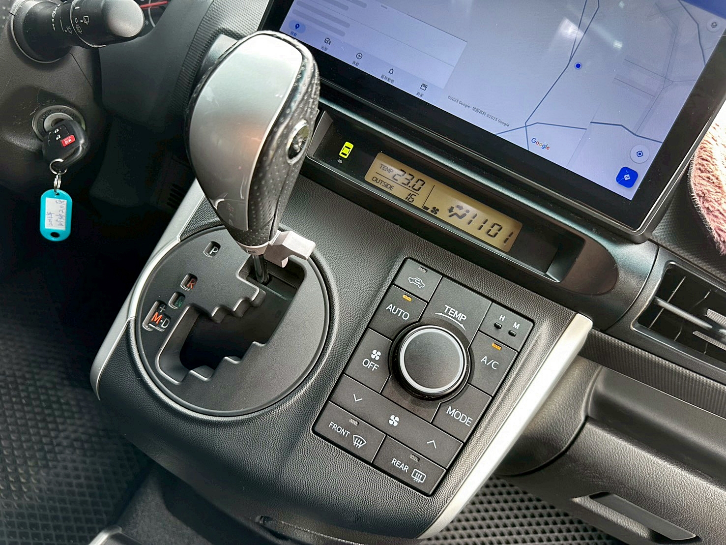 LINE ID:goodcar888 ★超低里程 僅此一台 認證車兩年保固☆2016年 Toyota Wish 2.0豪華 原廠保養 僅跑9萬  第14張相片