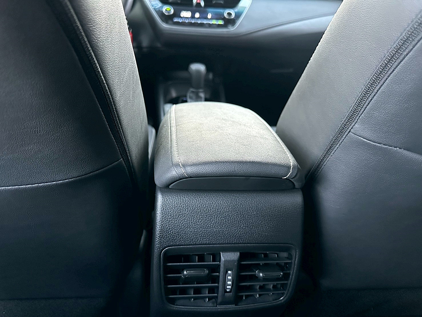 LINE ID:goodcar888 2022年 Toyota Altis 1.8豪華 僅跑1.3萬  簡直新車  第12張相片