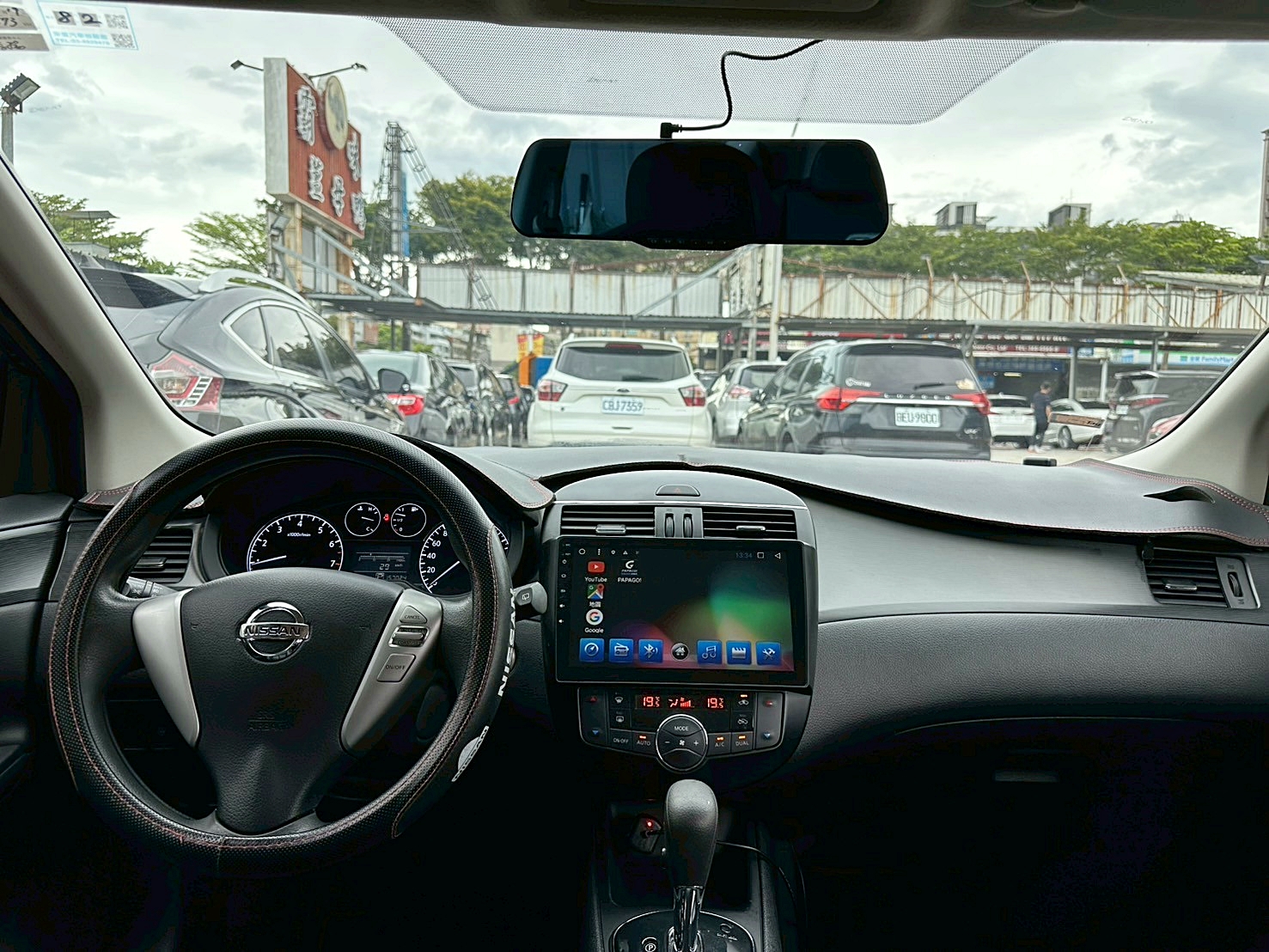 LINE ID:goodcar888 2016年 Nissan Tiida 5D 豪華影音版 CVT無段變速 自然進氣 電子式後視鏡 大螢幕安卓機 I-KEY免鑰匙啟動  第6張相片