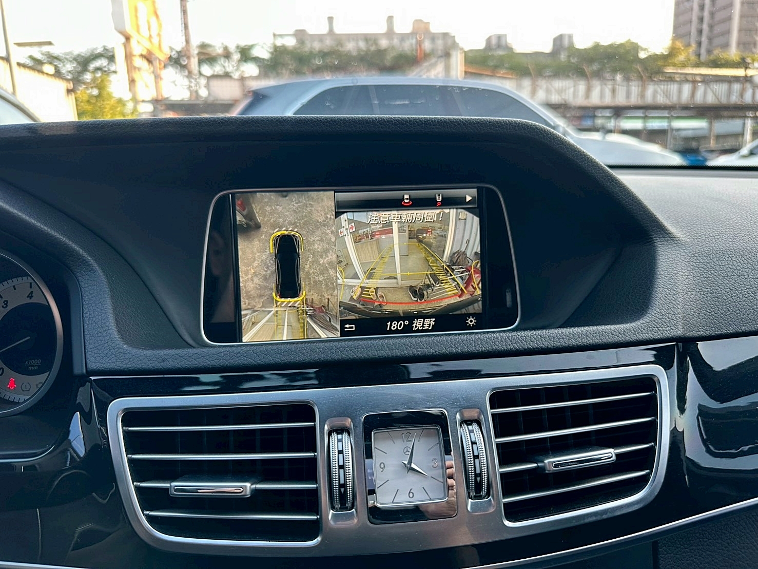 LINE ID:goodcar888七人座 2015年 Benz E250 Elegance AMG 2.0 新車價321萬 7速手自排 渦輪增壓 摸門 360環景影像  第11張相片