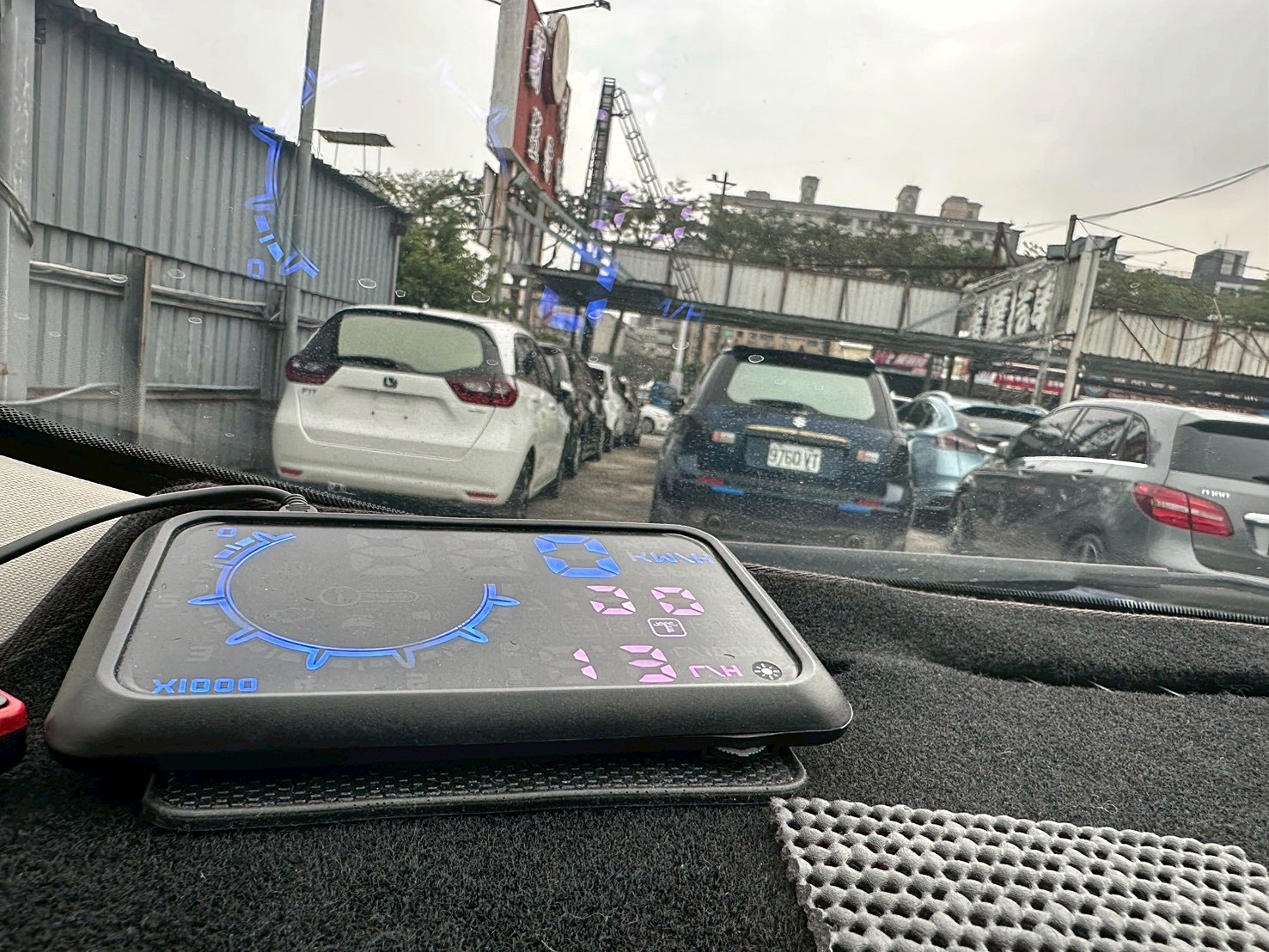 LINE ID:goodcar888 2013年 Ford Kuga 1.6時尚經典型 新車價100萬 僅跑八萬 一年跑約6千  第9張相片