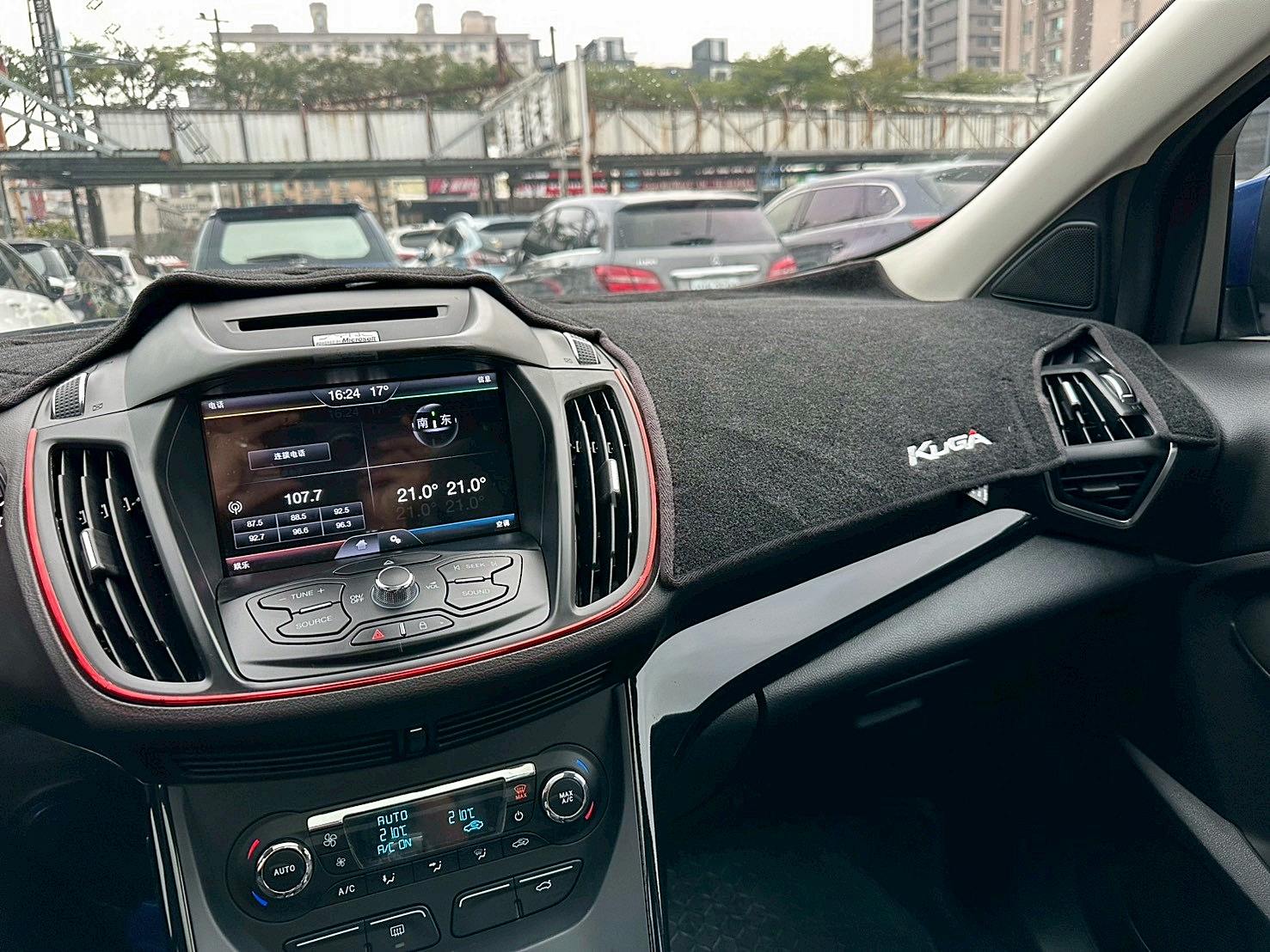 LINE ID:goodcar888 2013年 Ford Kuga 1.6時尚經典型 新車價100萬 僅跑八萬 一年跑約6千  第13張相片