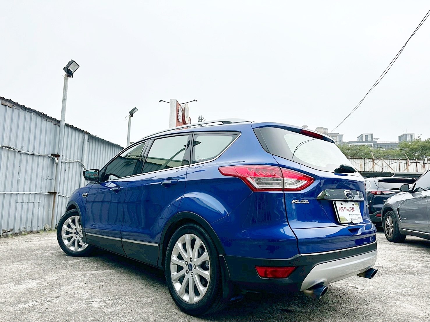 LINE ID:goodcar888 2013年 Ford Kuga 1.6時尚經典型 新車價100萬 僅跑八萬 一年跑約6千  第18張相片