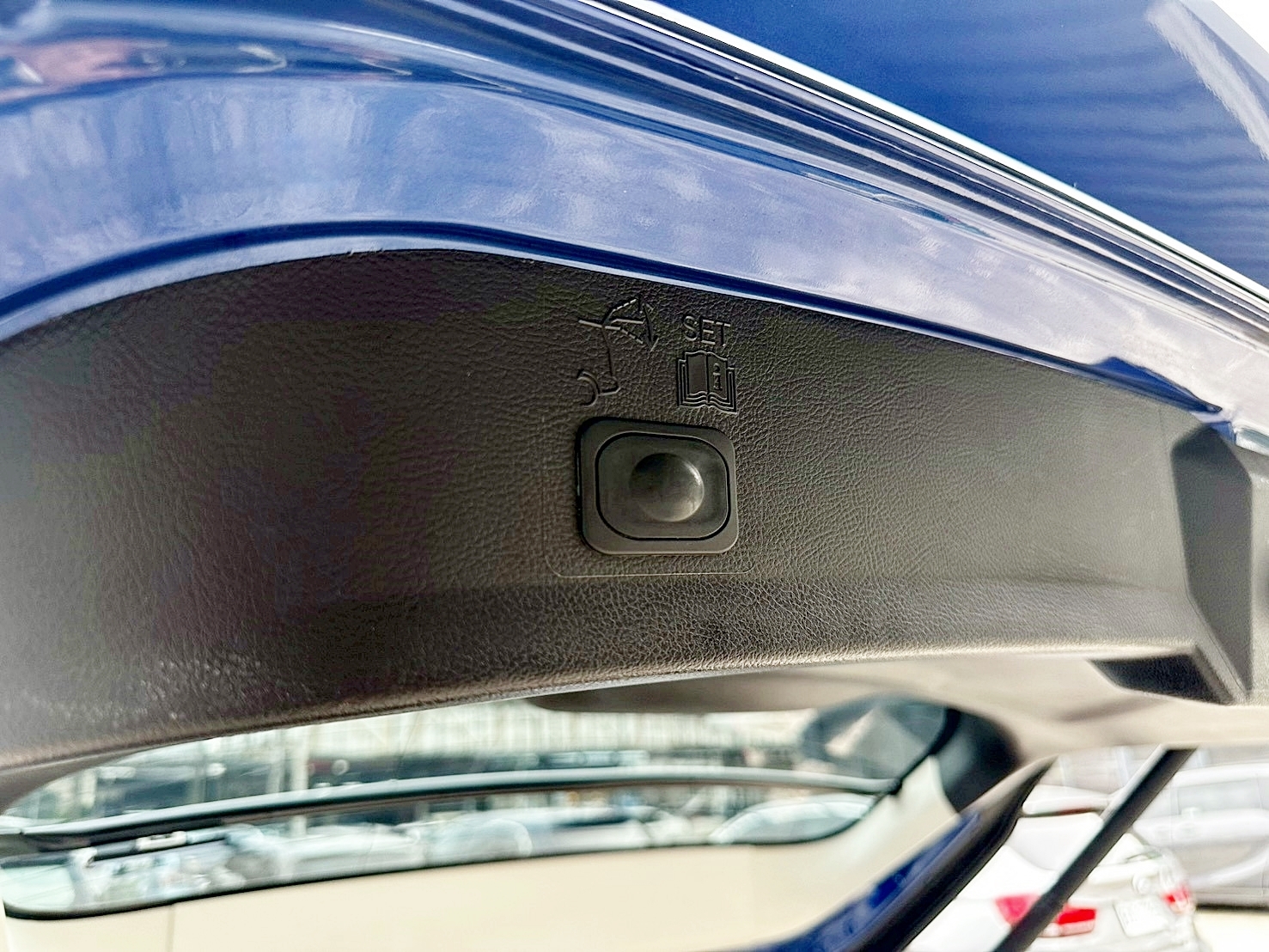 LINE ID:goodcar888 2013年 Ford Kuga 1.6時尚經典型 新車價100萬 僅跑八萬 一年跑約6千  第20張相片