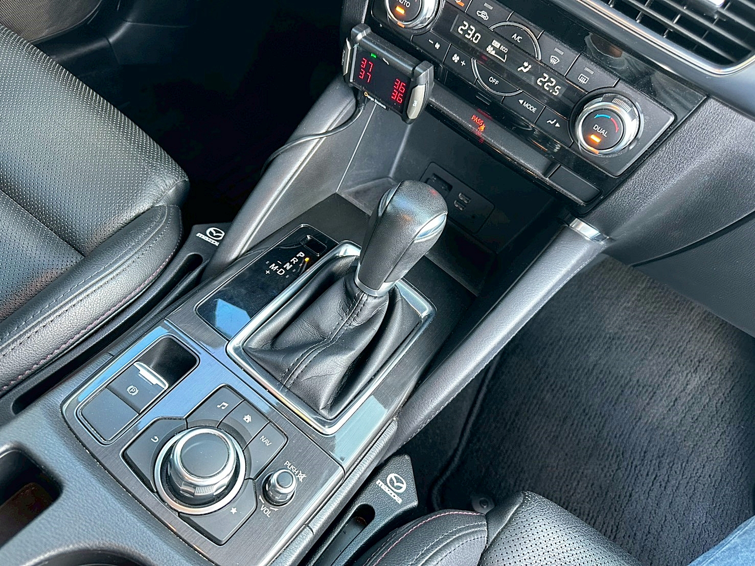 LINE ID:goodcar888 2016年 Mazda CX-5 SKY-D 2WD 新車價120萬 僅跑9萬 原廠保養 全年度稅金14938元 省油省稅  第15張相片