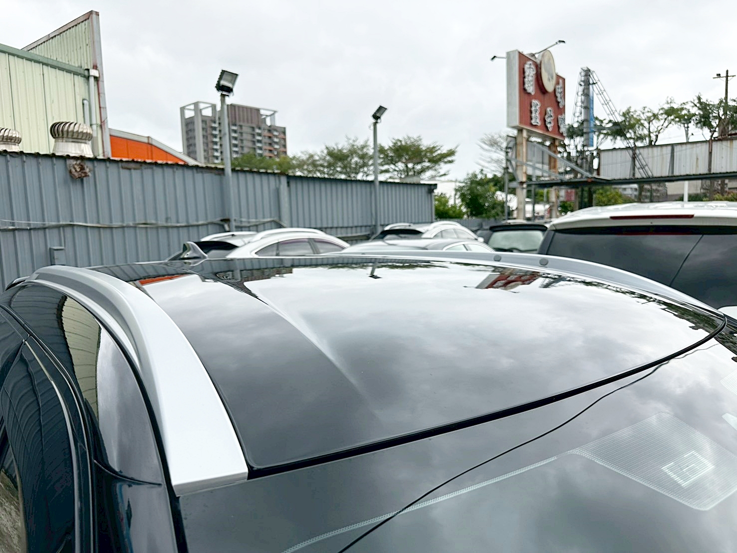 LINE ID:goodcar888 #認證車原版件全省兩年保固 2021年 Nissan Kicks 1.5智行旗艦版 原廠選配黑車頂 僅跑兩萬  第5張相片