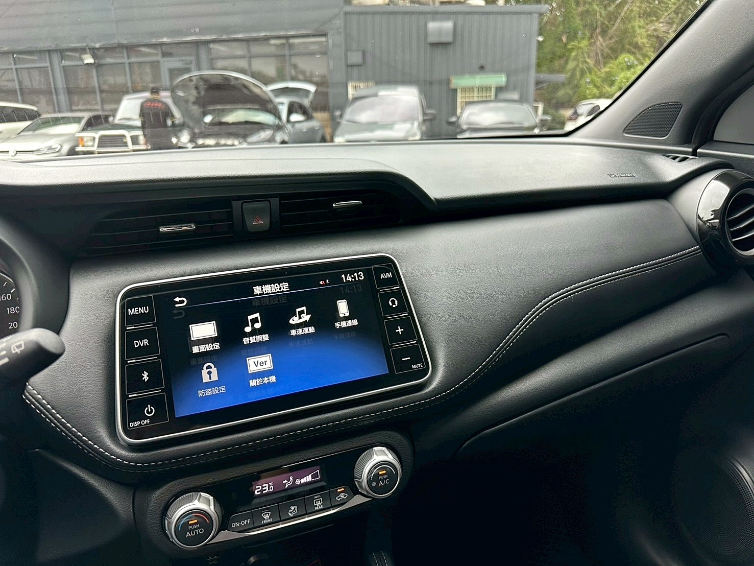 LINE ID:goodcar888 #認證車原版件全省兩年保固 2021年 Nissan Kicks 1.5智行旗艦版 原廠選配黑車頂 僅跑兩萬  第13張相片