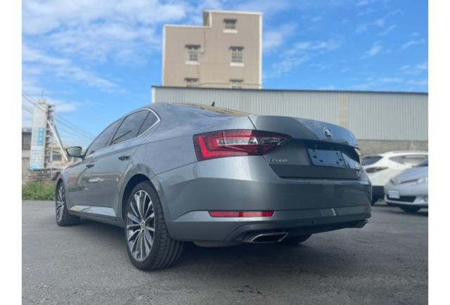 2016年SKODA  SuperB 2.0 4x4里程跑13萬  第3張相片