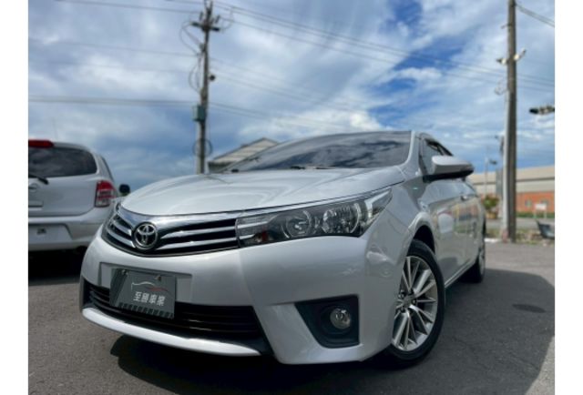 2014 Toyota Altis 原車原鈑件 一年跑不到一萬公里  第2張相片