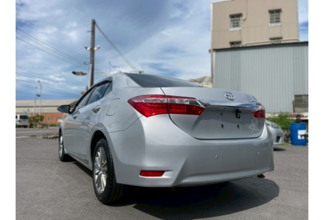 2014 Toyota Altis 原車原鈑件 一年跑不到一萬公里  第3張相片