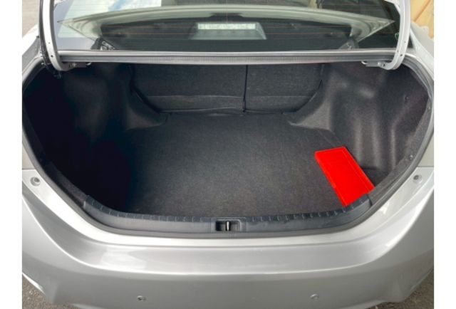 2014 Toyota Altis 原車原鈑件 一年跑不到一萬公里  第5張相片