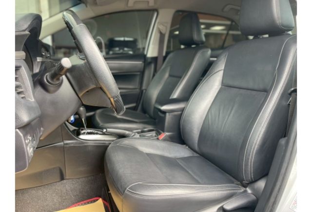 2014 Toyota Altis 原車原鈑件 一年跑不到一萬公里  第7張相片