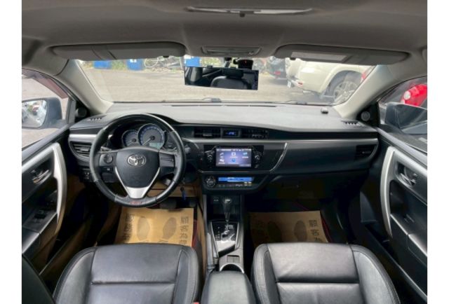 2014 Toyota Altis 原車原鈑件 一年跑不到一萬公里  第9張相片