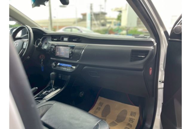 2014 Toyota Altis 原車原鈑件 一年跑不到一萬公里  第10張相片