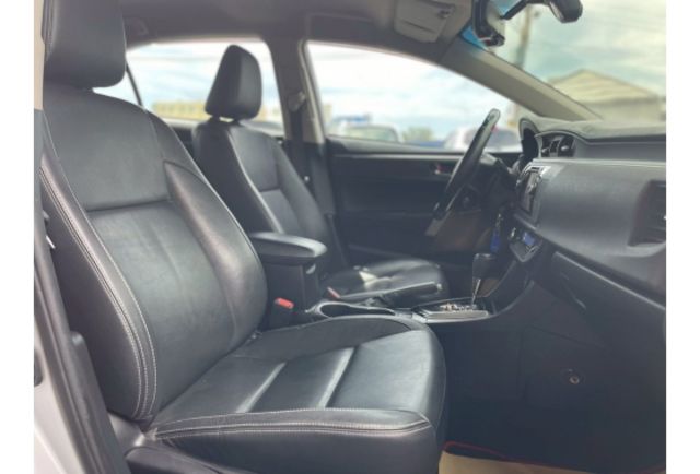 2014 Toyota Altis 原車原鈑件 一年跑不到一萬公里  第11張相片