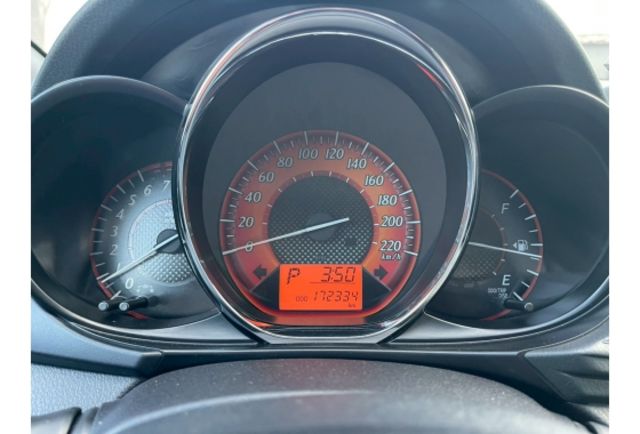 2014 Toyota Yaris  第7張相片