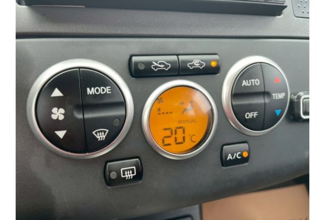 黑色帥氣代步車｜2012 TIIDA 1.8  第11張相片