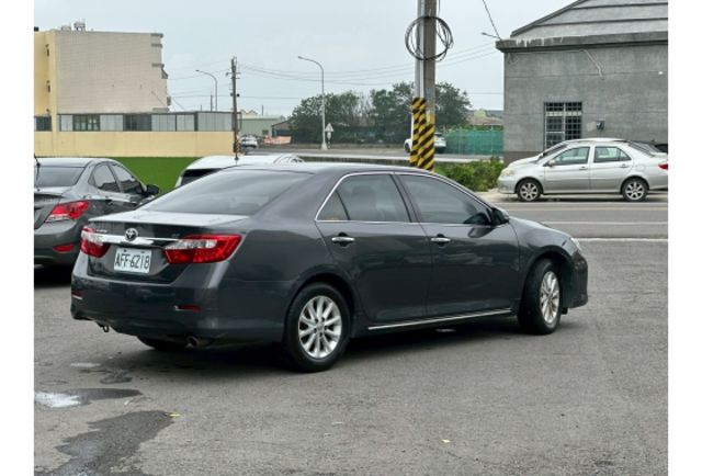 2013 Toyota Camry 2.0 灰色  第3張相片