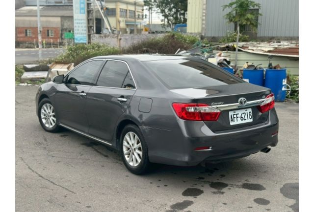 2013 Toyota Camry 2.0 灰色  第4張相片