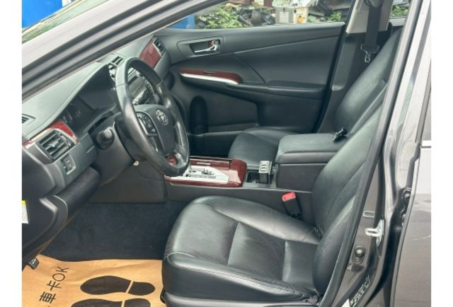 2013 Toyota Camry 2.0 灰色  第5張相片