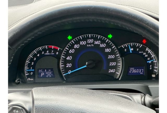 2013 Toyota Camry 2.0 灰色  第7張相片