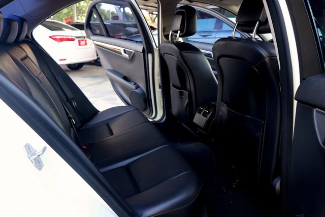 【預約來店賞車享更多優惠】★總代理★C200★經典立標⋆雙邊電動座椅/記憶座椅⋆方向盤電動調整⋆天窗⋆定速⋆可全貸  第13張相片