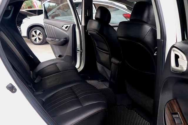 【預約來店賞車享更多優惠】★代步車首選★ECO版★渦輪省油大馬力⋆定速⋆天窗⋆電子手煞車⋆導航⋆倒車顯影⋆可全貸  第13張相片