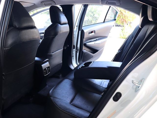 【預約來店賞車享更多優惠】★不敗神車★市場稀有尊爵版⋆盲點⋆ACC⋆I-key⋆恆溫⋆導航⋆倒車顯影⋆後座出風口★可全貸  第10張相片