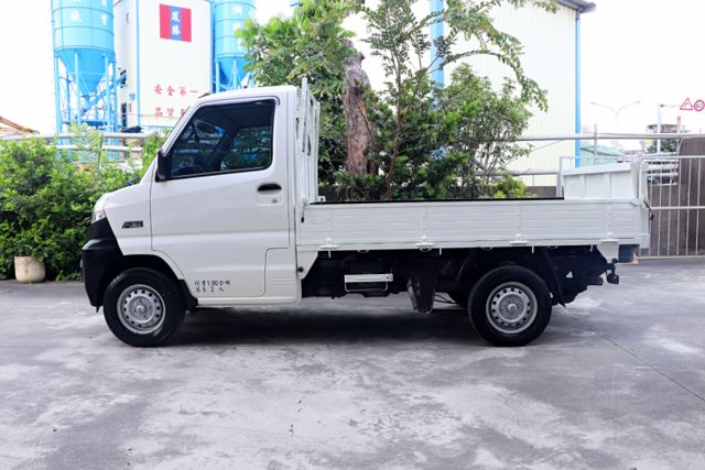 【預約來店賞車享更多優惠】★賺錢好夥伴★手排省油大扭力★升降尾門★原鈑件★可全貸  第3張相片