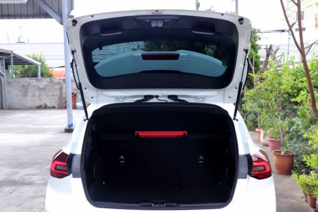 【預約來店賞車享更多優惠】★182hp小鋼炮★小改款13.2吋大螢幕★原廠保固★Co-Pilot360駕駛輔助★可全貸  第6張相片