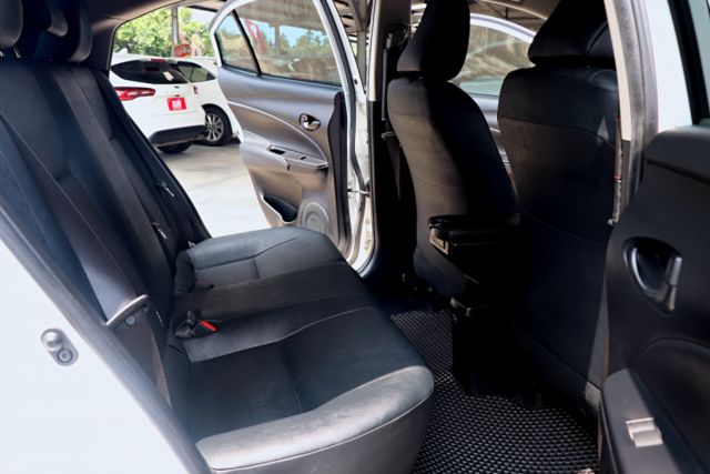 【預約來店賞車享更多優惠】★原廠保固中★選配雙精裝★七氣囊⋆Apple Carplay ⋆感應大燈★可全貸  第12張相片