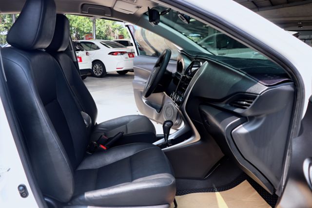 【預約來店賞車享更多優惠】★原廠保固中★選配雙精裝★七氣囊⋆Apple Carplay ⋆感應大燈★可全貸  第13張相片